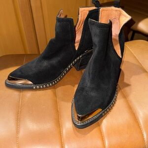 Jeffrey Campbell FREE PEOPLE Optimum Black suede booties size 7